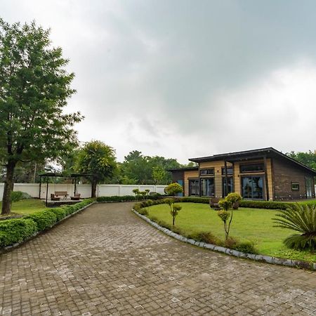 Saffronstays Paradise Pines, Dehradun - Cliff Villa With Valley & Forest Views Eksteriør billede