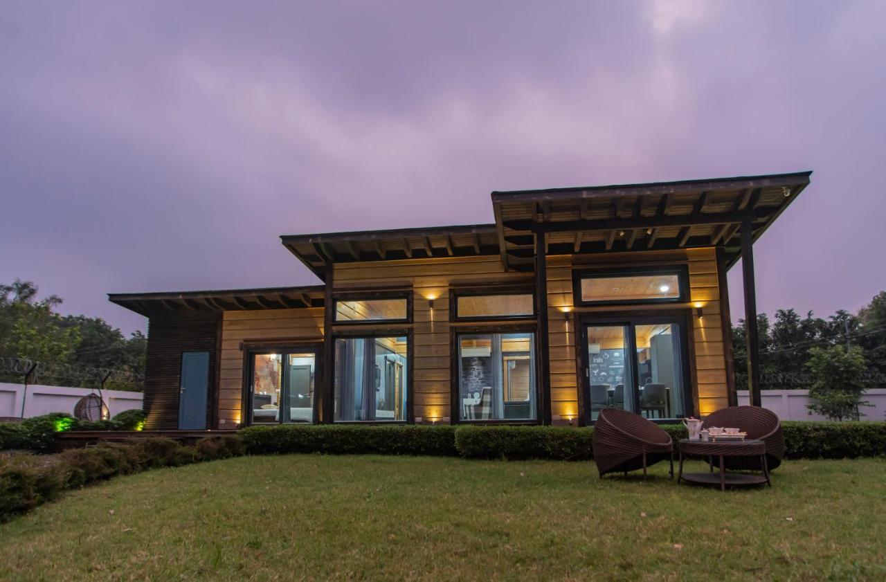 Saffronstays Paradise Pines, Dehradun - Cliff Villa With Valley & Forest Views Eksteriør billede
