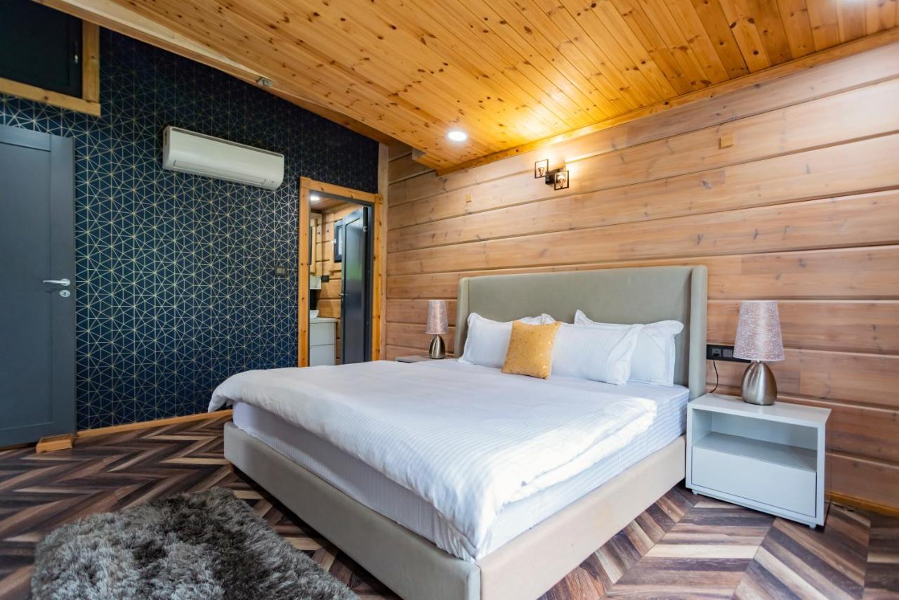 Saffronstays Paradise Pines, Dehradun - Cliff Villa With Valley & Forest Views Eksteriør billede