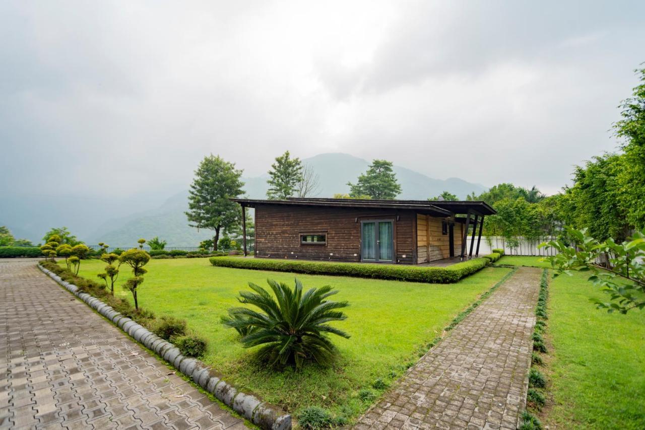 Saffronstays Paradise Pines, Dehradun - Cliff Villa With Valley & Forest Views Eksteriør billede