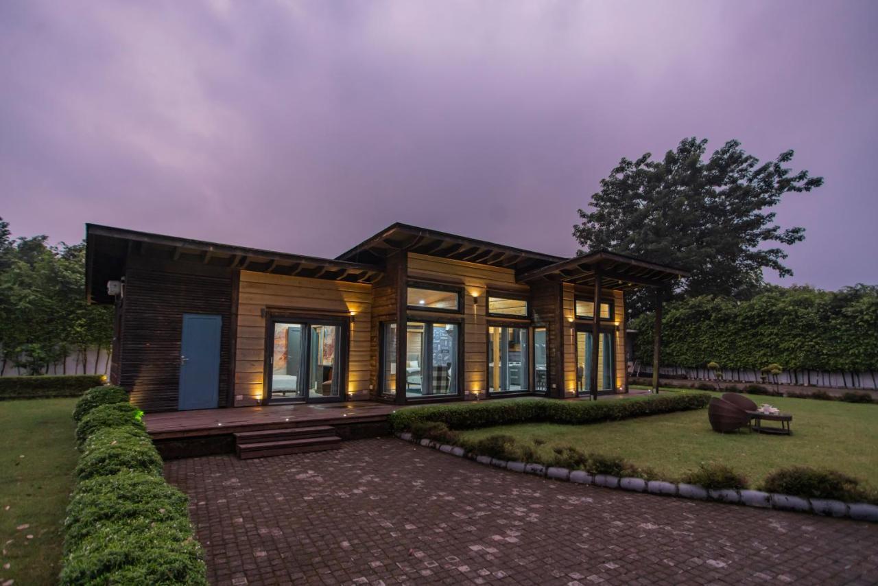 Saffronstays Paradise Pines, Dehradun - Cliff Villa With Valley & Forest Views Eksteriør billede