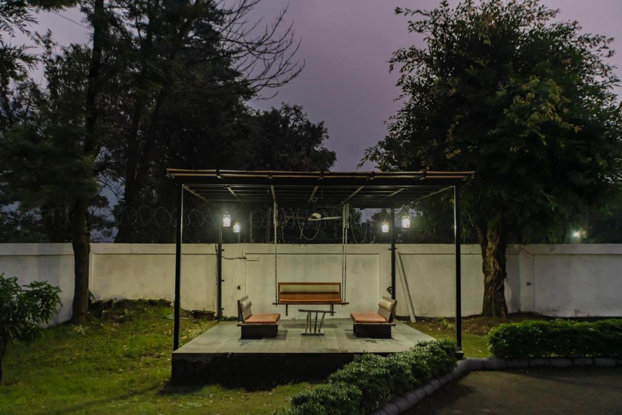 Saffronstays Paradise Pines, Dehradun - Cliff Villa With Valley & Forest Views Eksteriør billede
