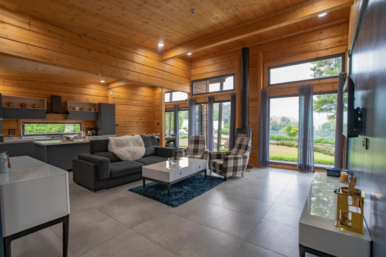 Saffronstays Paradise Pines, Dehradun - Cliff Villa With Valley & Forest Views Eksteriør billede