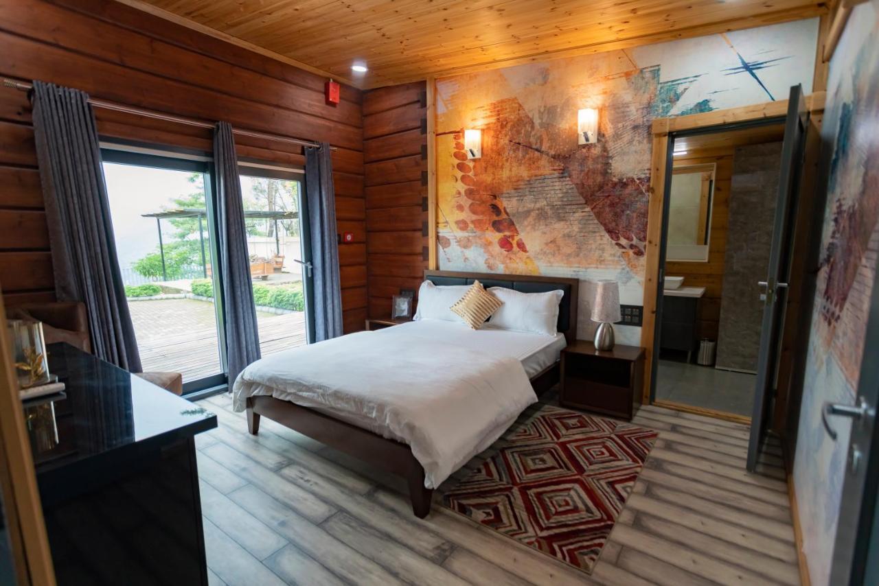 Saffronstays Paradise Pines, Dehradun - Cliff Villa With Valley & Forest Views Eksteriør billede
